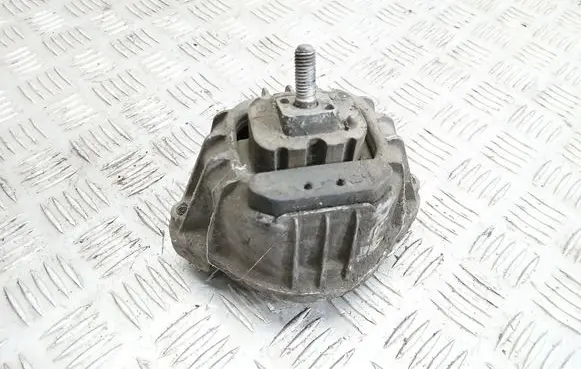 BMW 1 E82 E88 Engine mount bracket 139811