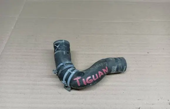 Volkswagen Tiguan Engine coolant pipe/hose 5Q0122157CK 43868