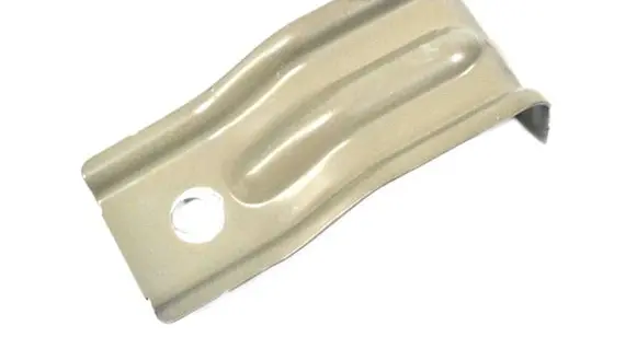 Fender mounting bracket