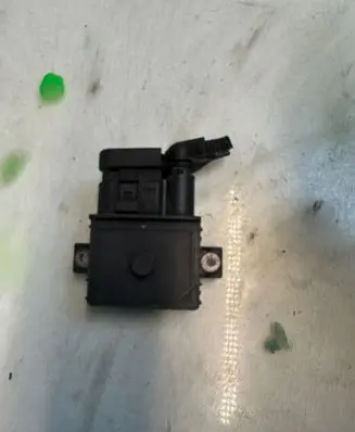 BMW 3 E46 Glow plug pre-heat relay 778682107 00010215