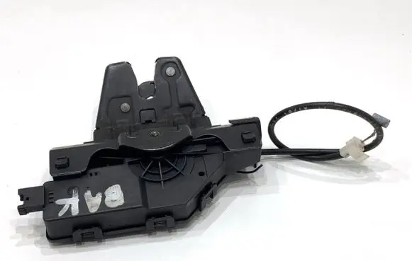 BMW 5 E60 E61 Tailgate exterior lock 7840617