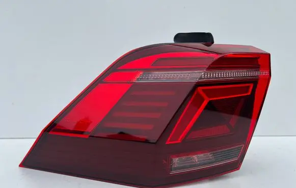 Volkswagen Tiguan Rear/tail lights 5NA945207J