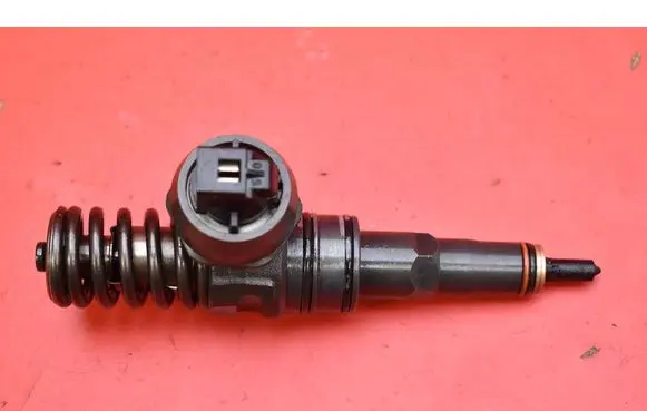 Skoda Fabia Mk2 (5J) Fuel injector 0414720215