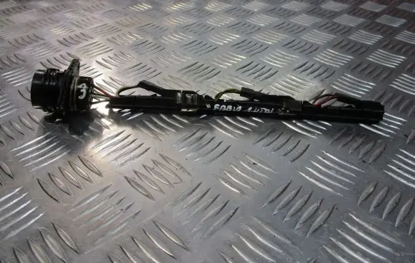 Skoda Fabia Mk1 (6Y) Fuel main line pipe
