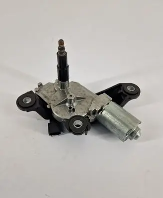 Nissan Qashqai Rear window wiper motor 0390201820