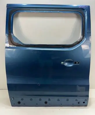 Renault Trafic III (X82) Side sliding door 821526835R