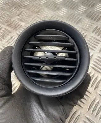 Seat Ibiza III (6L) Dashboard side air vent grill/cover trim