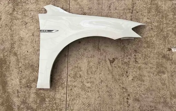 Volkswagen Golf VII Fender C9A