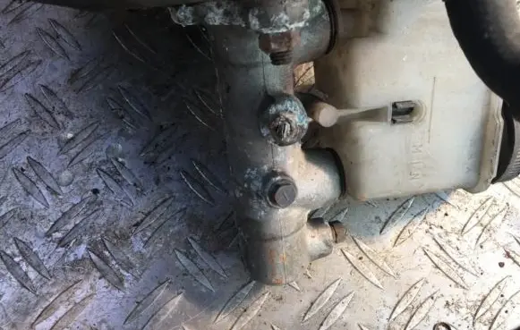 Mazda 323 Master brake cylinder