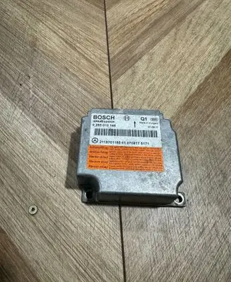 Mercedes-Benz E W211 Airbag control unit/module 0285010146 2118701185 0708175171