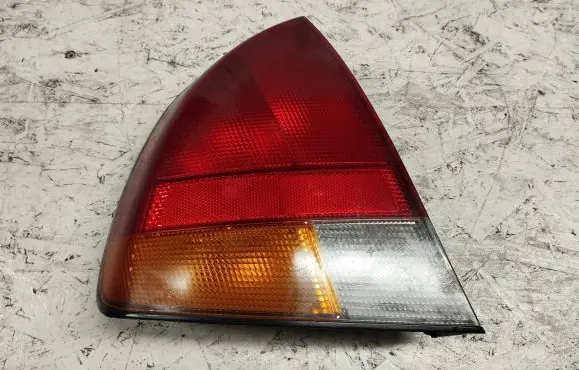 Mitsubishi Carisma Rear/tail lights MB944543 29210102