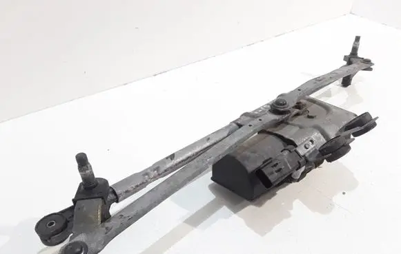 Jeep Cherokee Front wiper linkage 