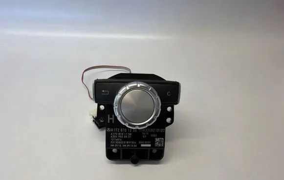 Mercedes-Benz SLK R172 Head unit multimedia control A1728701258 A1728701158 03358210102