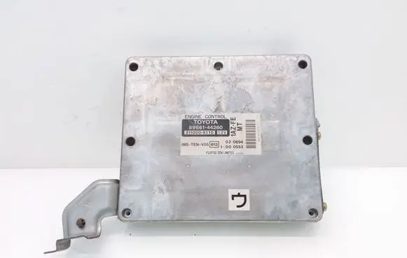 Toyota Avensis Verso Engine control unit/module 8966144260 2110009110 1AZFE