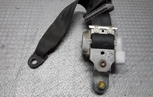 Nissan Navara D40 Rear seatbelt 7P1130
