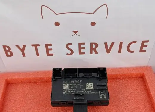 Audi Q7 4M Door control unit/module 4M0959795P