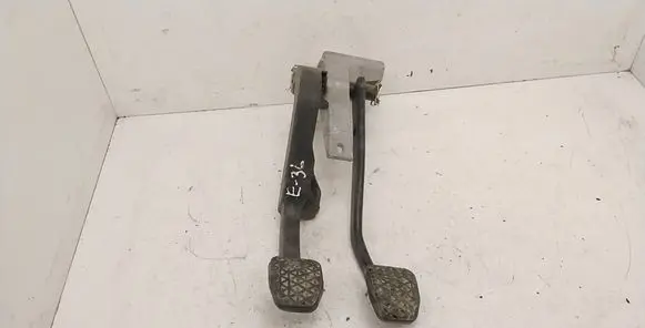 BMW 3 E36 Pedal assembly 1158993