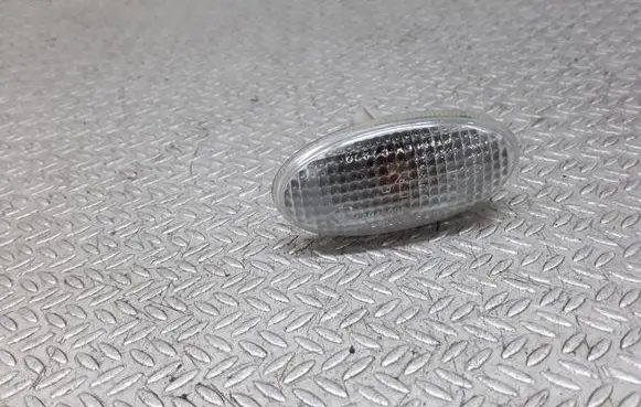 Mazda 2 Front fender indicator light P2829