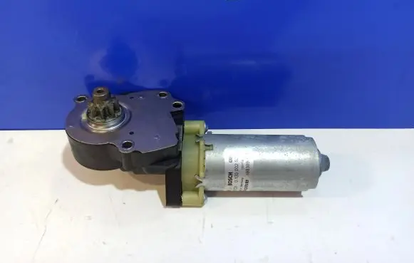 Volvo S60 Seat adjustment motor 8621412