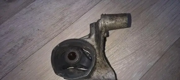 Honda Civic Engine mount bracket