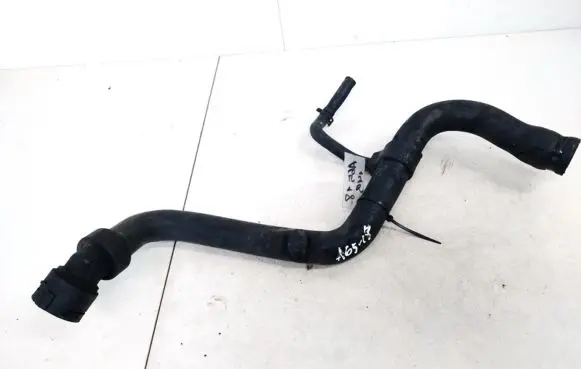 Audi A4 S4 B5 8D Engine coolant pipe/hose