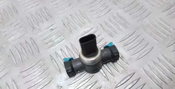 Volvo XC90 Fuel pressure sensor 31432653