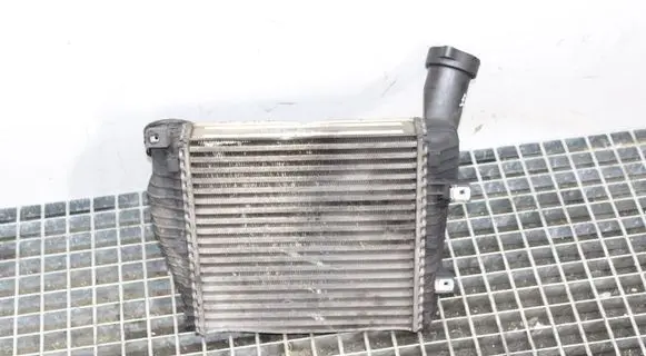 Audi Q7 4L Intercooler radiator 7L5145803C