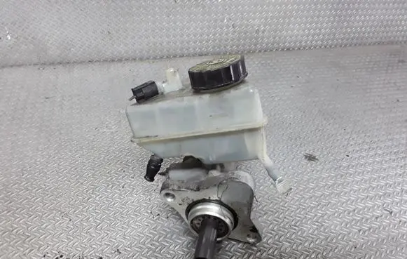 Mercedes-Benz C W203 Master brake cylinder A2034300002