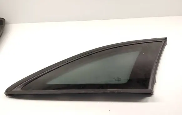 Mercedes-Benz C W206 Rear side window