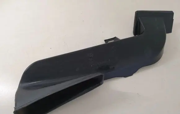 Volkswagen Multivan T5 Air intake duct part 7H5819626A