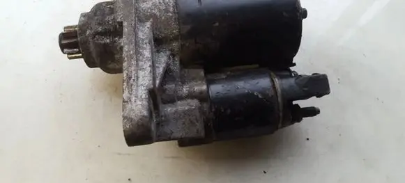Volkswagen Polo Starter motor 0001120400