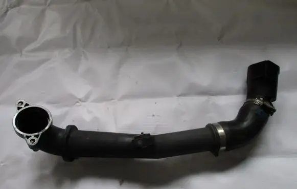 Volkswagen Golf VII Coolant pipe/hose 04L145762T