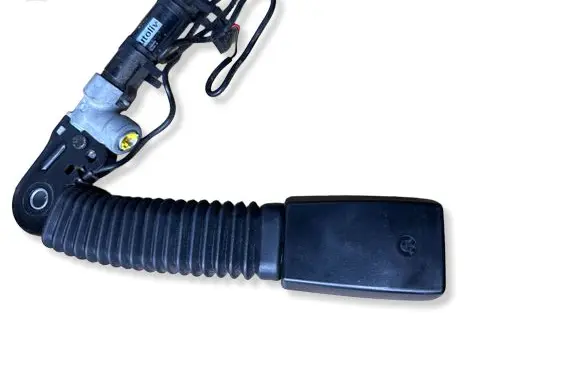 BMW 3 E46 Front seatbelt buckle 6982526