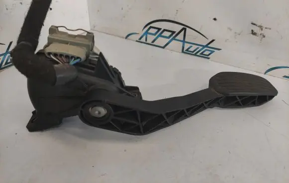 Volvo S80 Accelerator throttle pedal 9472579 C211 00776915