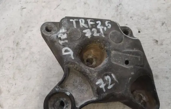 Opel Vivaro Engine mounting bracket 8200303454 93852256