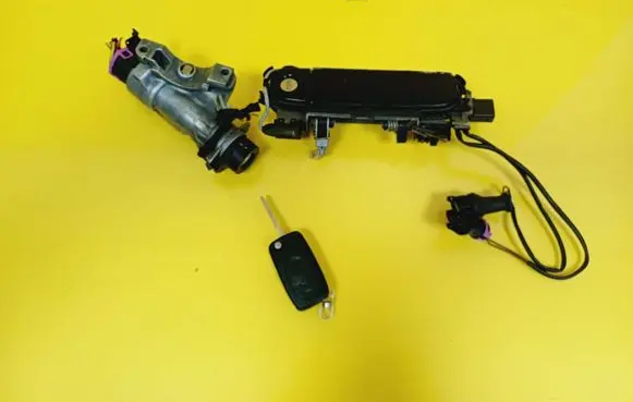 Audi A4 S4 B5 8D Ignition lock 4B0905851G