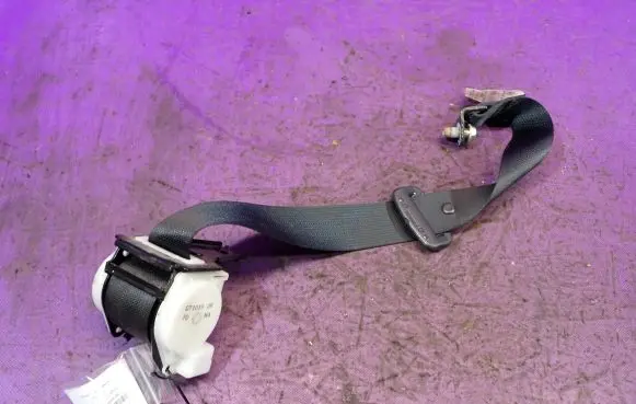 Mazda 3 II Front seatbelt TK-AB0-EH895
