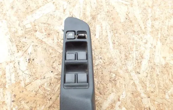 Infiniti G20 Quarter vent window switch 809612J000