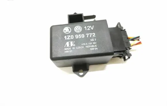 Skoda Octavia Mk2 (1Z) Seat heating relay 1Z0959772
