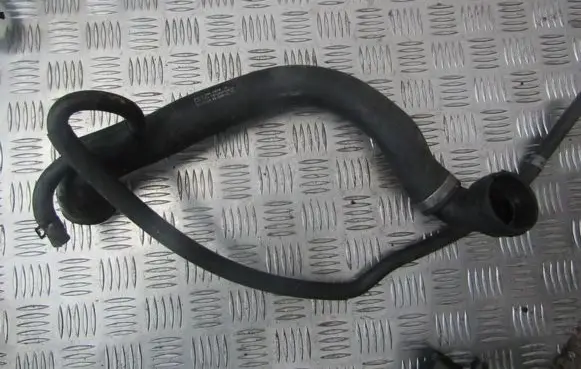Mercedes-Benz S W220 Engine coolant pipe/hose A2205000075