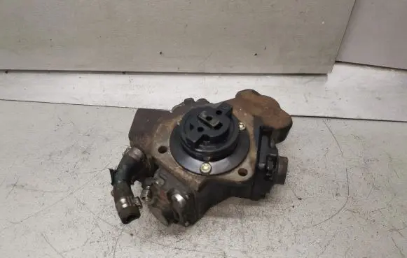 Alfa Romeo Mito Fuel injection high pressure pump 0445010243 55230348 0928400680