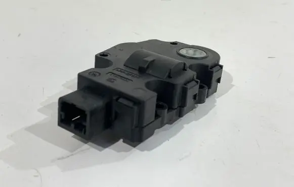 Mercedes-Benz GLE (W166 - C292) Air flap motor/actuator T946104A