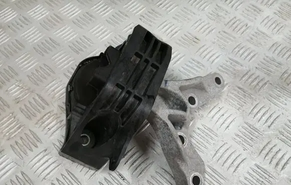 Citroen C4 III e-C4 Engine mount vacuum valve 