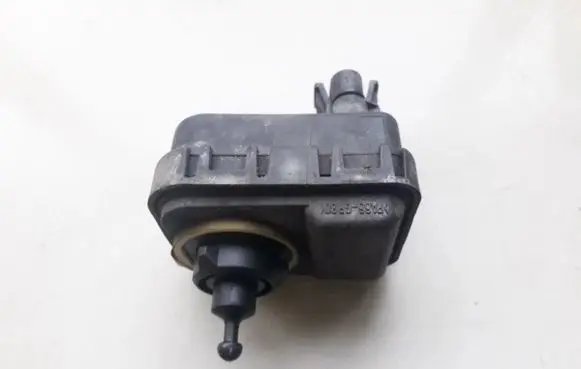 Opel Vectra B Headlight level adjustment motor 