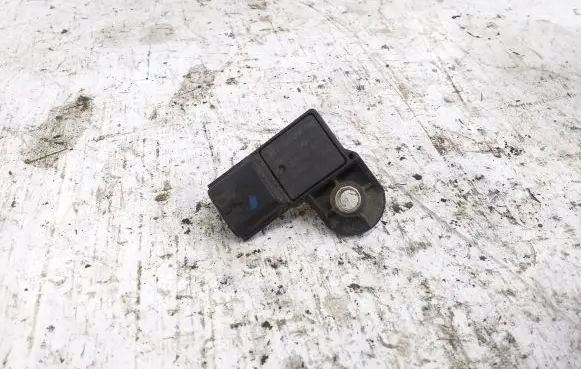 Renault Trafic III (X82) Air pressure sensor H8201038353 0281006108