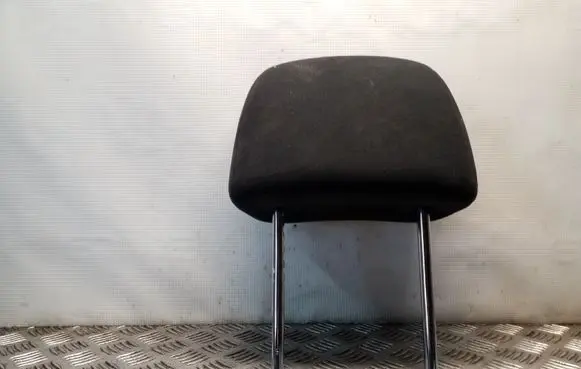 Nissan Juke I F15 Front seat headrest 