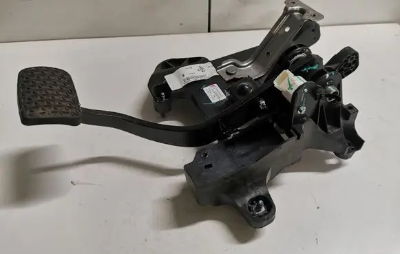 Buick Encore I Brake pedal 42343853