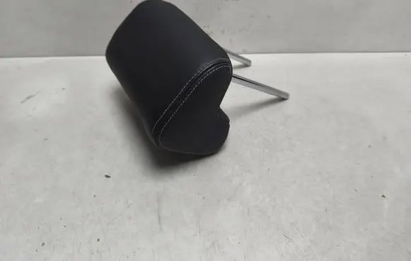 Mitsubishi Outlander Rear seat headrest