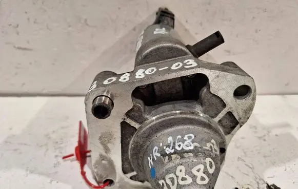 Peugeot 208 Starter motor 9671530880