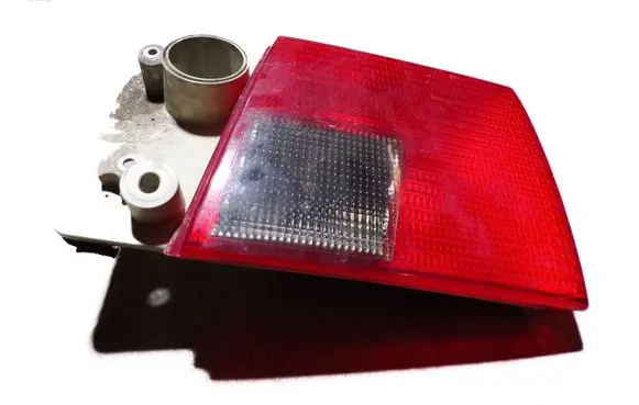 Audi A6 S6 C4 4A Tailgate rear/tail lights 4A0945094